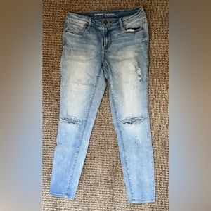 Old Navy mid-rise, Rockstar, distressed, skinny jeans.